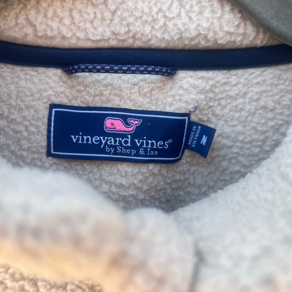 Vineyard Vines Stillwater Sherpa 1/2 Zip size Medium - Picture 3 of 7